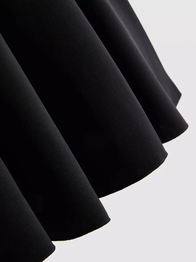 Bluză din crep cu decolteu în formă de inimă și peplum Bluză din crep cu decolteu în formă de inimă și peplum