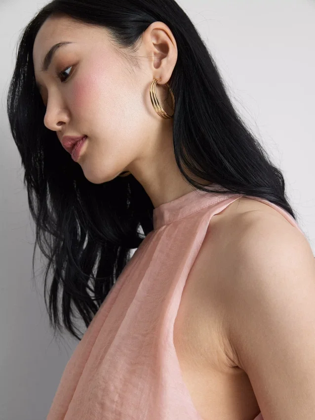 Bluza drapată cu gât halter și aerisire „The Edit” Bluza drapată cu gât halter și aerisire „The Edit”
