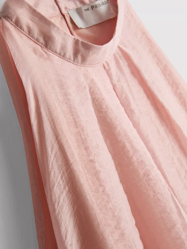 Bluza drapată cu gât halter și aerisire „The Edit” Bluza drapată cu gât halter și aerisire „The Edit”