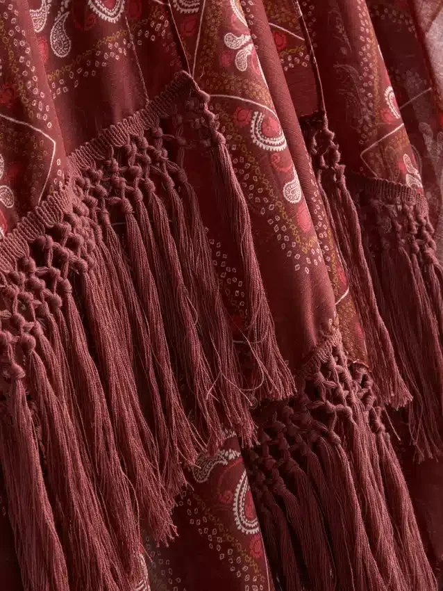 Cape cu franjuri în model Paisley Cape cu franjuri în model Paisley