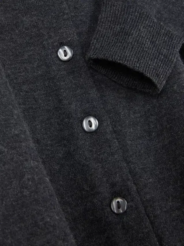 Cardigan cu mâneci lungi și guler rotund Cardigan cu mâneci lungi și guler rotund