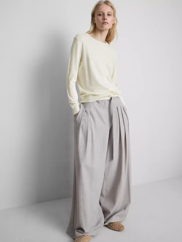 Cardigan esențial cu guler rotund Cardigan esențial cu guler rotund