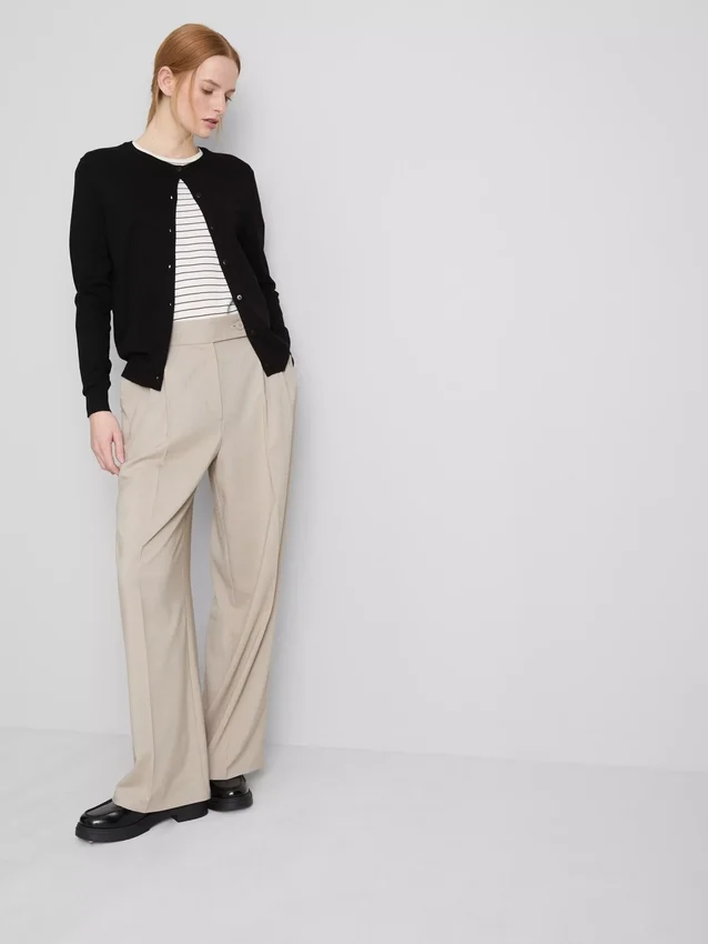 Cardigan esențial cu guler rotund Cardigan esențial cu guler rotund
