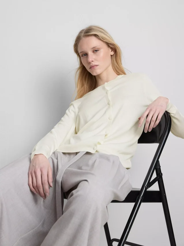 Cardigan esențial cu guler rotund Cardigan esențial cu guler rotund