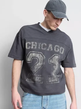 Cămășă cu guler în V și imprimeu Chicago