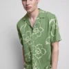 Cămășă cu guler reversibil cu imprimeu floral Cămășă cu guler reversibil cu imprimeu floral