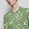 Cămășă cu guler reversibil cu imprimeu floral Cămășă cu guler reversibil cu imprimeu floral