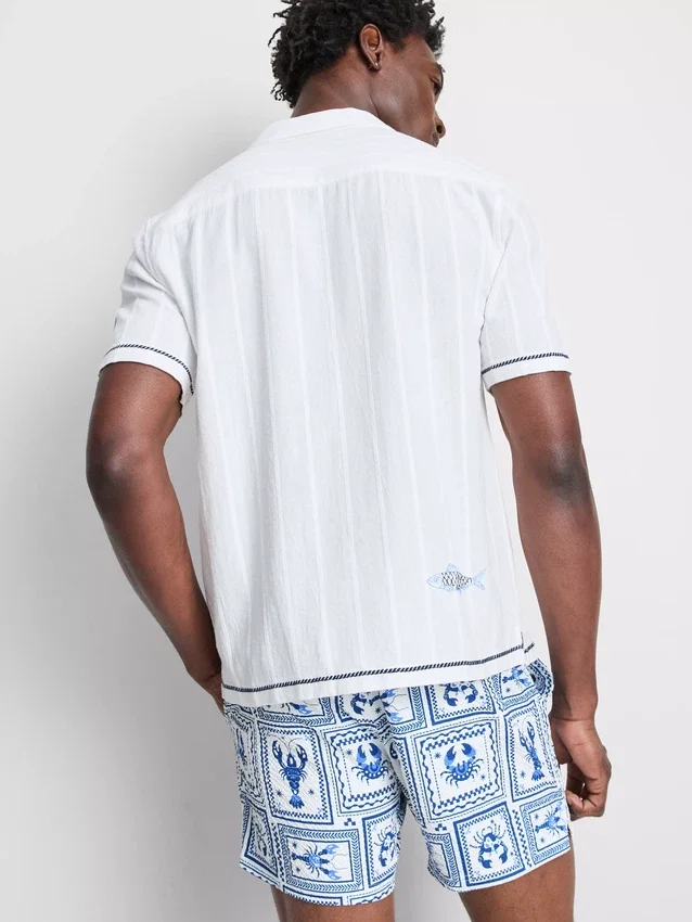 Cămășă cu guler reversibil și broderie în formă de pește Cămășă cu guler reversibil și broderie în formă de pește