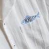 Cămășă cu guler reversibil și broderie în formă de pește Cămășă cu guler reversibil și broderie în formă de pește