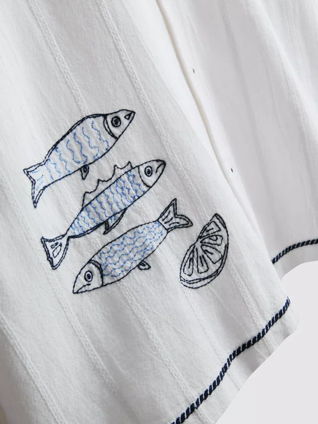 Cămășă cu guler reversibil și broderie în formă de pește Cămășă cu guler reversibil și broderie în formă de pește
