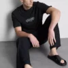 Cămășă cu imprimeu grafic pe spate Cămășă cu imprimeu grafic pe spate