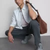 Cămășă elastică cu guler în V și croială slim-fit Cămășă elastică cu guler în V și croială slim-fit