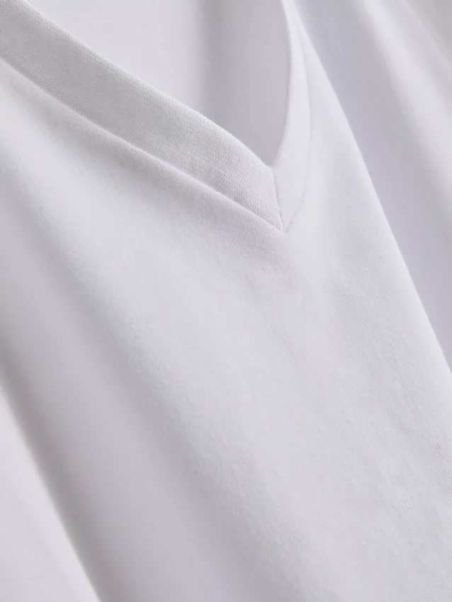 Cămășă elastică cu guler în V și croială slim-fit Cămășă elastică cu guler în V și croială slim-fit