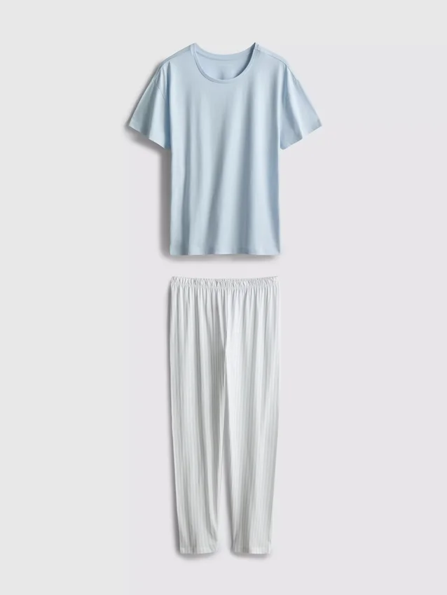Cămășă și pijamale cu pantaloni în dungi Cămășă și pijamale cu pantaloni în dungi