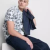 Cămașă cu mânecă scurtă și imprimeu Cămașă cu mânecă scurtă și imprimeu