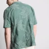 Cămașă cu mâneci scurte, cu nasturi și broderie cu frunze Cămașă cu mâneci scurte, cu nasturi și broderie cu frunze