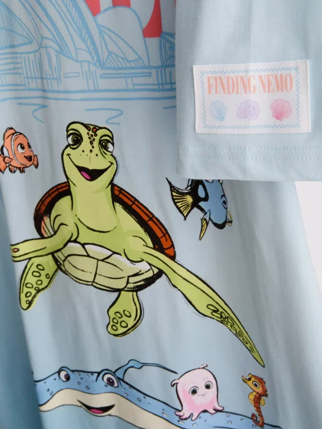 Cămașă de noapte din bumbac cu imprimeu „Finding Nemo” de la Disney Pixar Cămașă de noapte din bumbac cu imprimeu „Finding Nemo” de la Disney Pixar