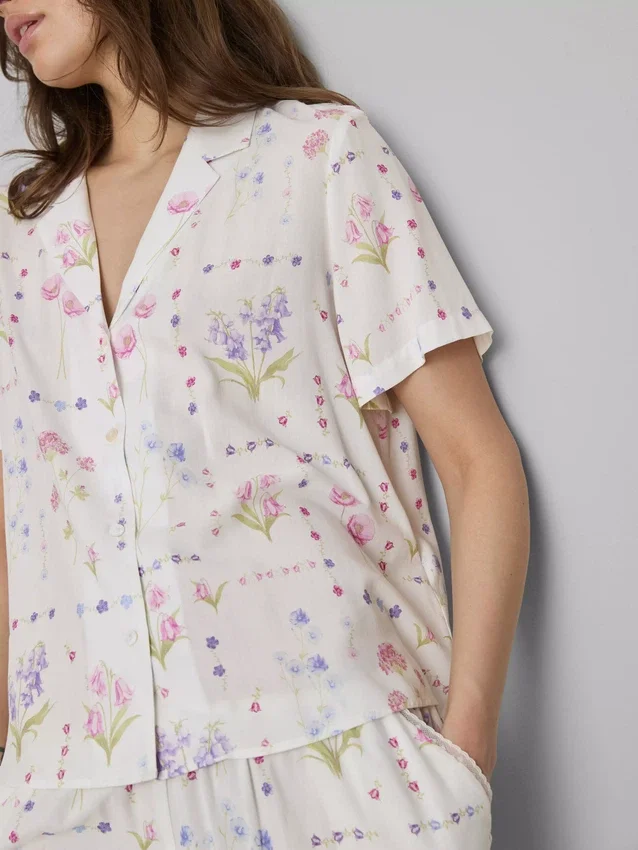 Cămașă de pijama cu mâneci scurte și imprimeu floral Cămașă de pijama cu mâneci scurte și imprimeu floral