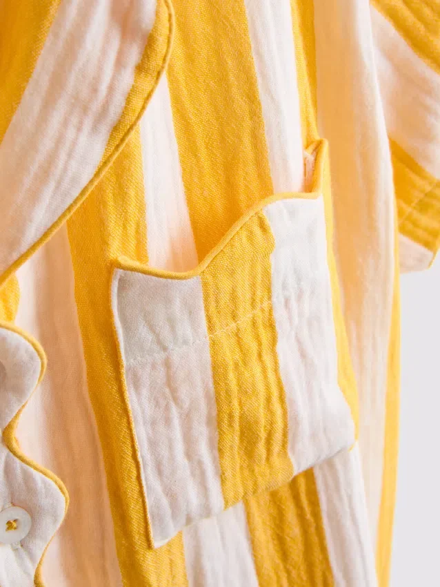 Cămașă de pijama din bumbac cu volane, perfectă pentru relaxare Cămașă de pijama din bumbac cu volane, perfectă pentru relaxare