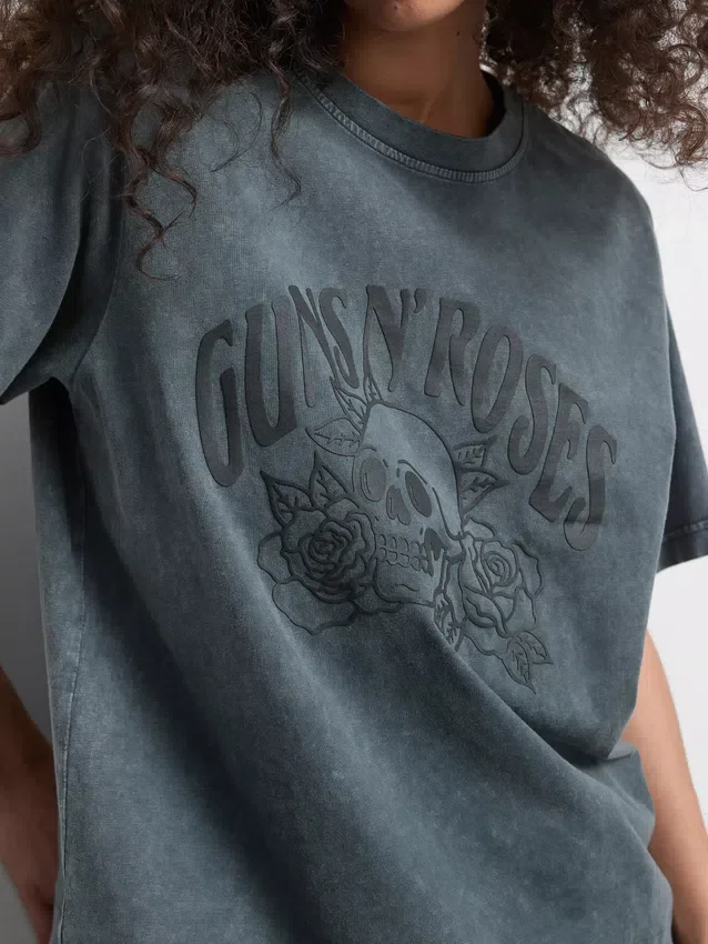 Cămășa Guns N’ Roses cu bordură din dantelă Cămășa Guns N’ Roses cu bordură din dantelă