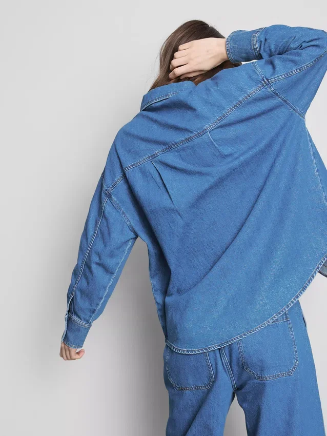 Cămașă lejeră din denim de bumbac, cu nasturi Cămașă lejeră din denim de bumbac, cu nasturi
