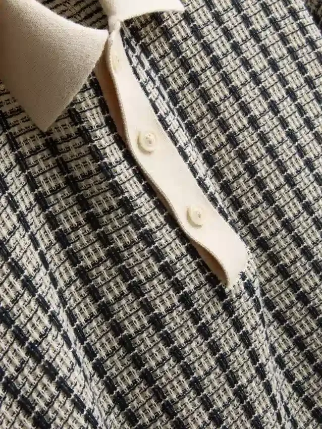 Cămășa polo tricotată în carouri Cămășa polo tricotată în carouri