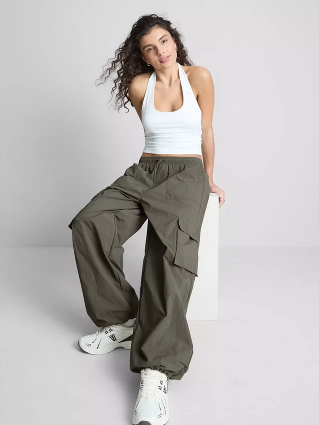 Colecția Primark | Pantaloni cargo cu talie medie și șnur Colecția Primark | Pantaloni cargo cu talie medie și șnur