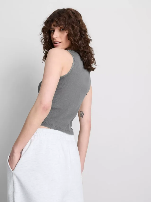 Colecția Primark | Tricou scurt cu detaliu de nod Colecția Primark | Tricou scurt cu detaliu de nod