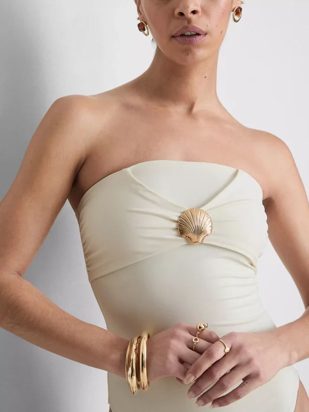 Costum de baie bandeau cu accesorii în formă de scoici Costum de baie bandeau cu accesorii în formă de scoici