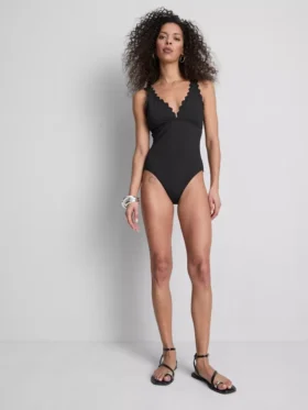 Costum de baie cu efect de volane