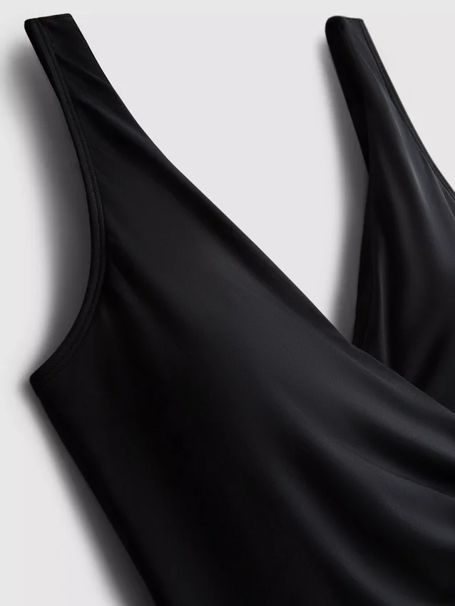 Costum de baie tip wrap cu efect de modelare a siluetei Costum de baie tip wrap cu efect de modelare a siluetei