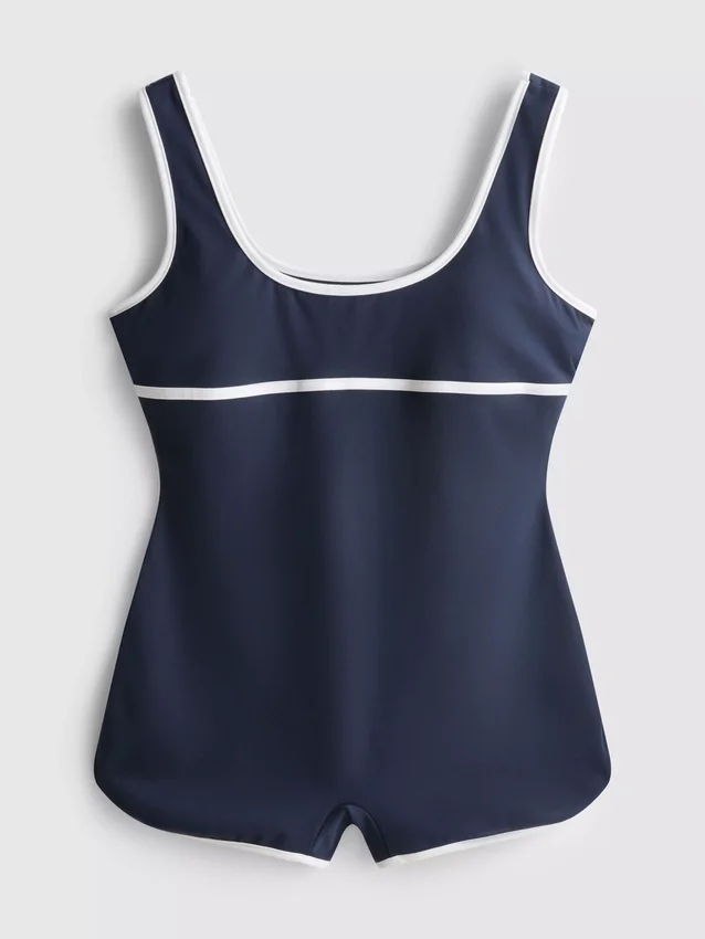 Costum sport cu decolteu rotund în culori contrastante Costum sport cu decolteu rotund în culori contrastante