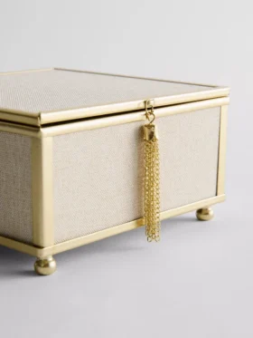 Cutie de bijuterii cu oglindă