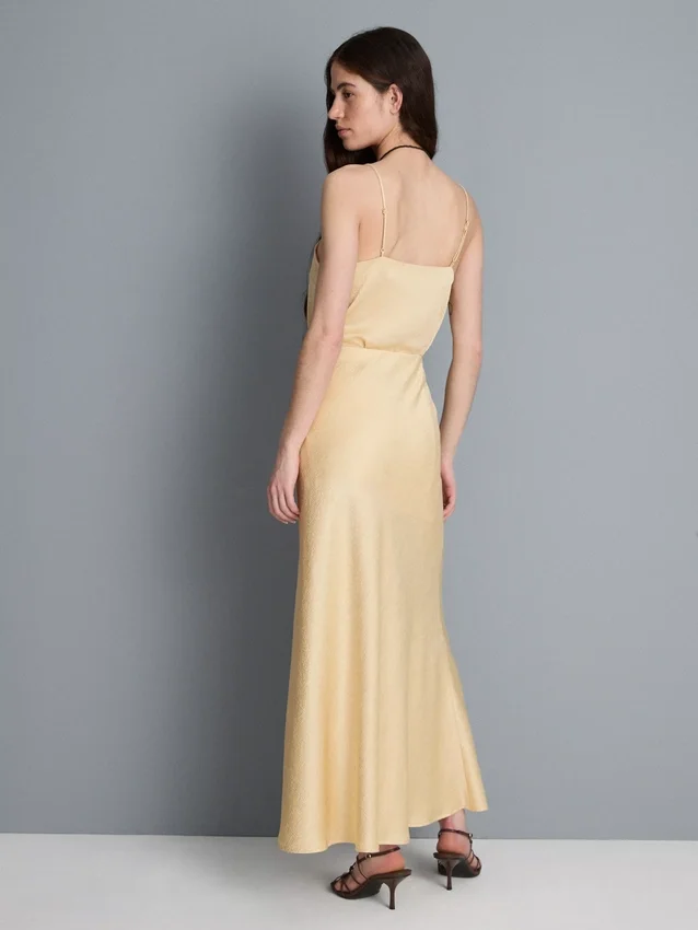 Fustă maxi din satin, cu croi în A Fustă maxi din satin, cu croi în A