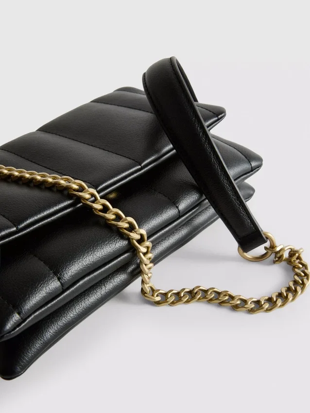 Geantă crossbody cu clapă Geantă crossbody cu clapă
