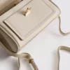 Geantă crossbody cu detaliu eșarfă