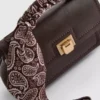 Geantă crossbody cu detaliu eșarfă