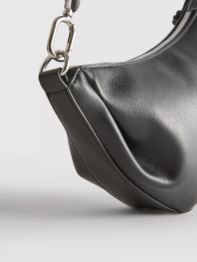 Geantă de umăr tip sling din imitație de piele Geantă de umăr tip sling din imitație de piele