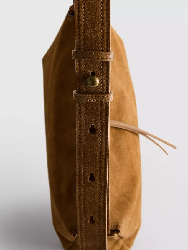 Geanta crossbody pliabilă din piele de căprioară „The Edit“ Geanta crossbody pliabilă din piele de căprioară „The Edit“