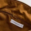 Geanta crossbody pliabilă din piele de căprioară „The Edit“ Geanta crossbody pliabilă din piele de căprioară „The Edit“
