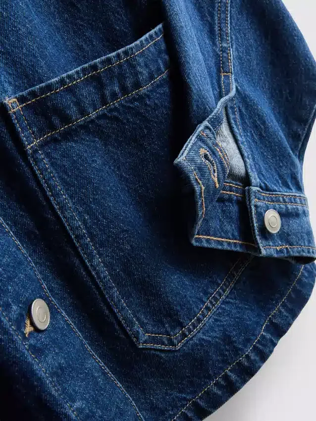 Jachetă din denim cu buzunare aplicate din bumbac Jachetă din denim cu buzunare aplicate din bumbac
