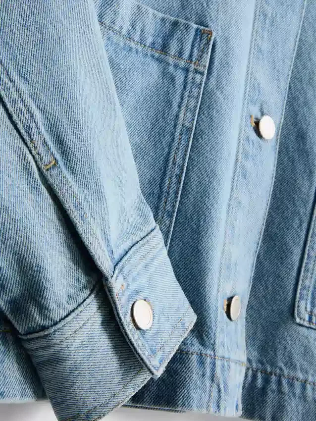 Jachetă din denim cu buzunare aplicate din bumbac Jachetă din denim cu buzunare aplicate din bumbac