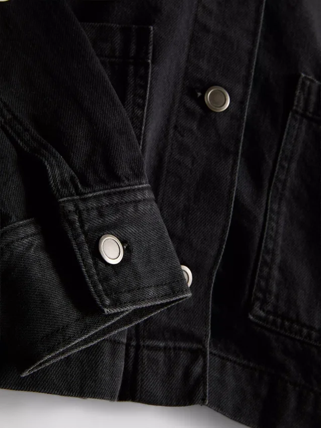Jachetă din denim cu buzunare aplicate din bumbac Jachetă din denim cu buzunare aplicate din bumbac