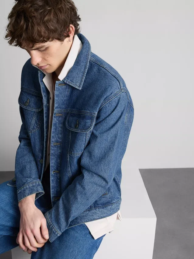 Jachetă din denim în stil trucker Jachetă din denim în stil trucker