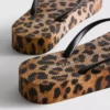 Șlapi cu platformă și imprimeu leopard