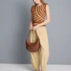 Maieu tricotat cu cusături curbe Maieu tricotat cu cusături curbe