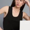 Maiou cu decolteu rotund și spate în formă de U Maiou cu decolteu rotund și spate în formă de U