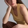 Maiou cu decolteu rotund și spate în formă de U Maiou cu decolteu rotund și spate în formă de U