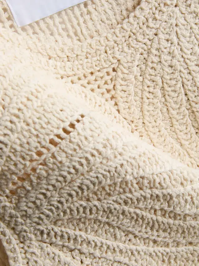 Maiou din tricot croșetat de la The Edit Maiou din tricot croșetat de la The Edit