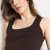 Maiou tricotat cu guler pătrat Maiou tricotat cu guler pătrat